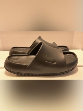 NWOT- Nike Calm Men’s Black Slide Sandals Sz 8